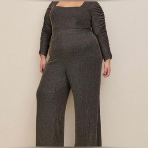 EUC Women’s Plus TORRID Black/Gold Metallic Long Sleeve Dressy Jumpsuit (16)